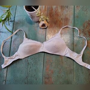 Maidenform Elegant White Bra